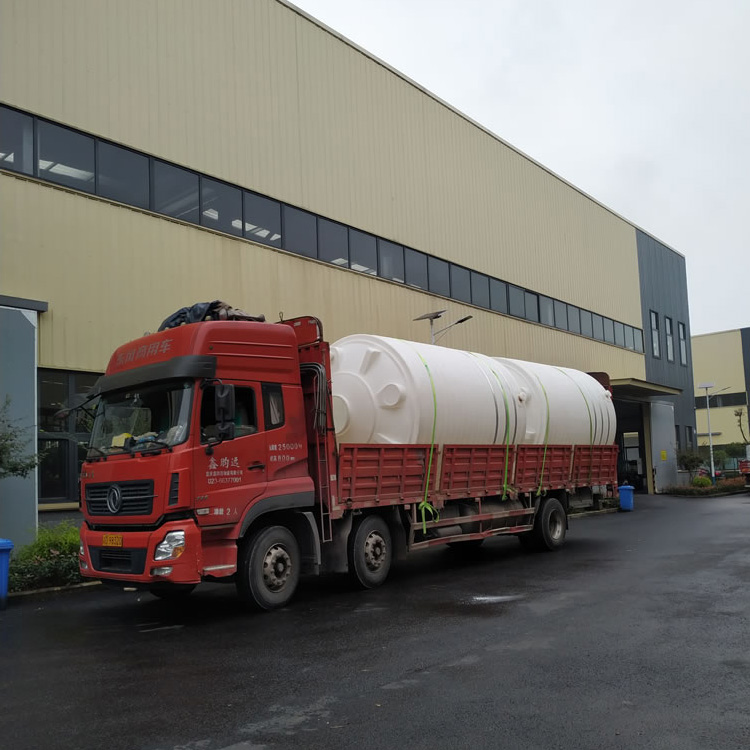 15立方塑料水塔装车发货