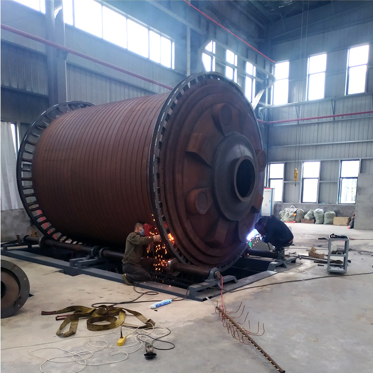 30吨塑料储罐模具维护保养