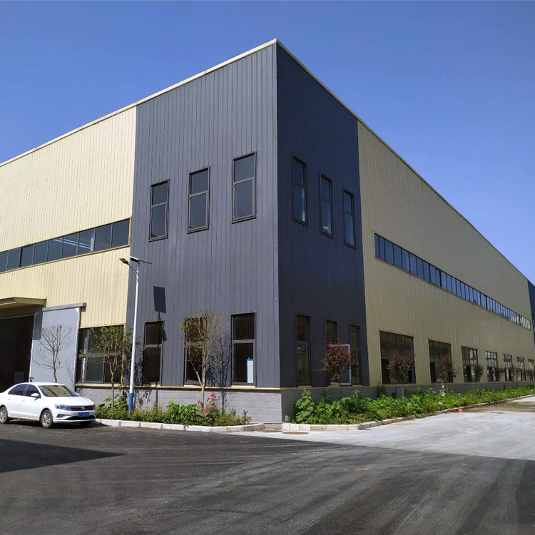 塑料水塔生产厂家厂房一角展示