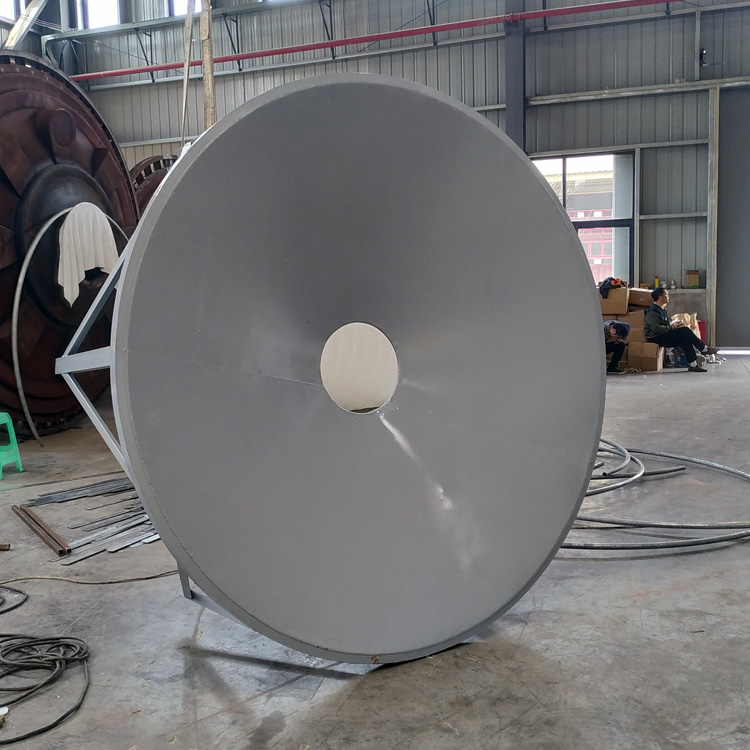 5吨锥底塑料水塔支架制作中