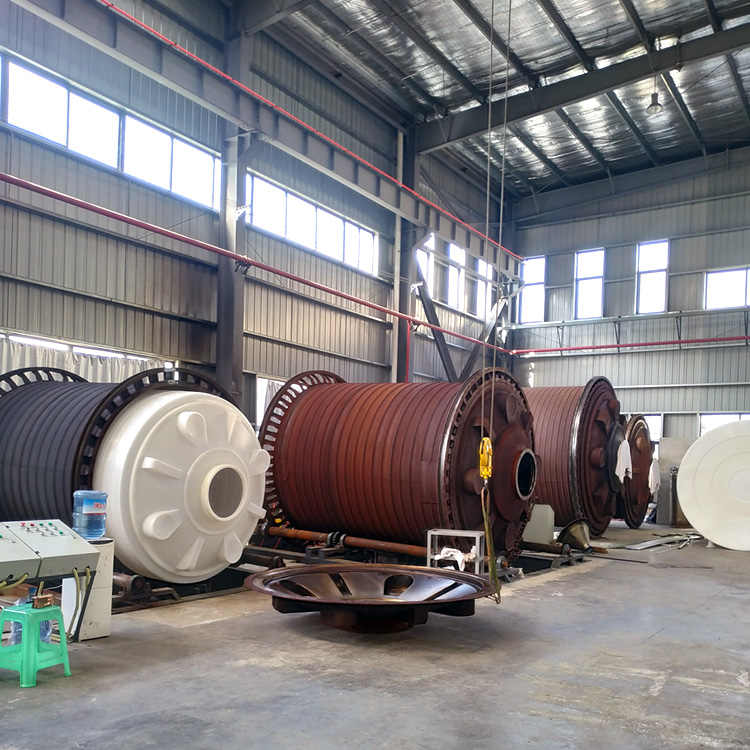 5吨塑料水塔脱模